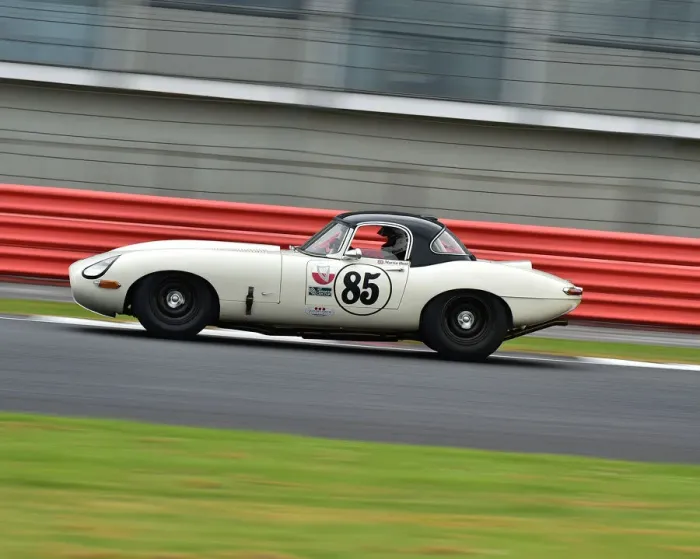 Framed Print : CM24 1034 Martin Hunt, Theo Hunt, Patrick Blakeney-Edwards, Jaguar E-Type Framed Print : CM24 1034 Martin Hunt, Theo Hunt, Patrick Blakeney-Edwards, Jaguar E-Type