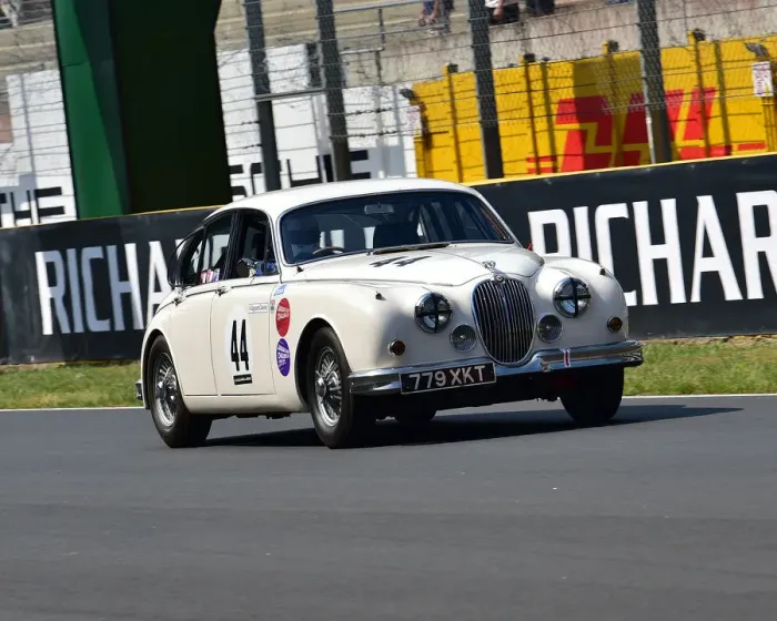 Framed Print : CM24 3746 Kerry Wilson, Diego Ribadeneira, Jaguar MkII Framed Print : CM24 3746 Kerry Wilson, Diego Ribadeneira, Jaguar MkII