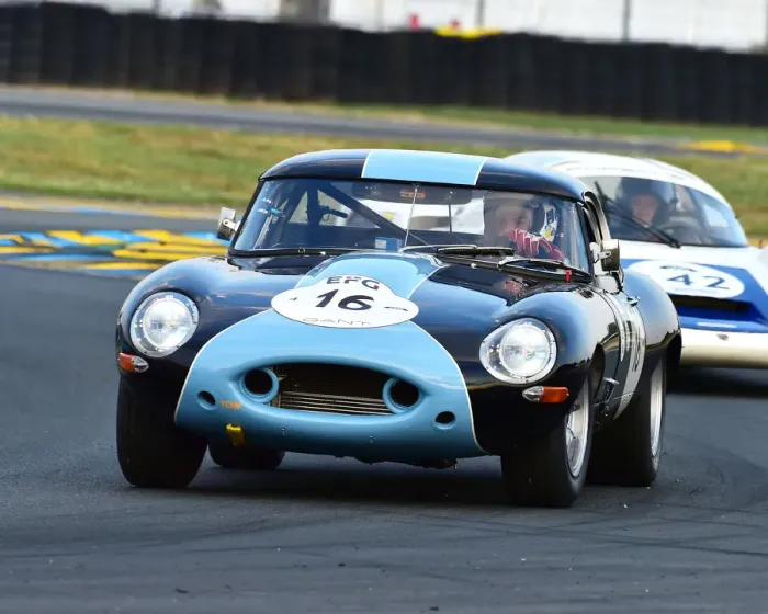 Framed Print : CM24 5074 Alexis de Beaumont, John Bussell, Jaguar E-Type Framed Print : CM24 5074 Alexis de Beaumont, John Bussell, Jaguar E-Type