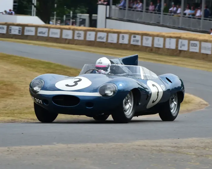Rights Managed : CM24 5995 Quirina Louwman, Jaguar D-Type Long Nose