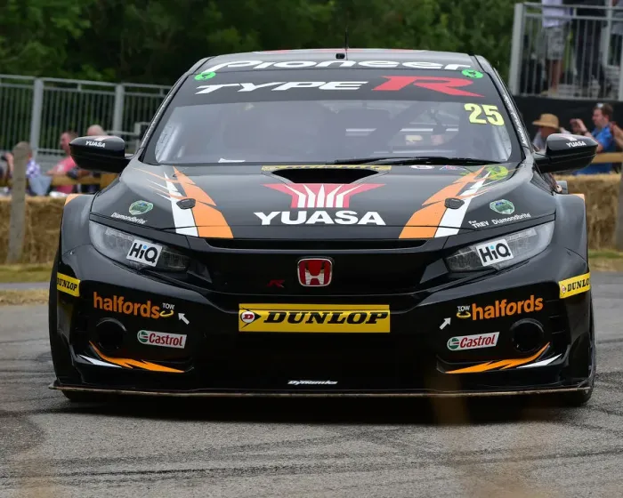 Rights Managed : CM24 6479 Matt Neal, Honda Civic Type R Rights Managed : CM24 6479 Matt Neal, Honda Civic Type R