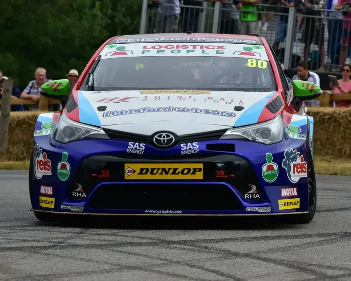 Rights Managed : CM24 6487 Tom Ingram, John Cleland, Toyota Avensis Rights Managed : CM24 6487 Tom Ingram, John Cleland, Toyota Avensis
