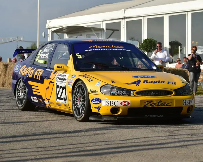 Rights Managed : CM24 7205 Alvin Powell, Ford Mondeo Rights Managed : CM24 7205 Alvin Powell, Ford Mondeo