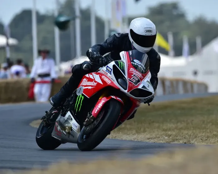 Rights Managed : CM24 7488 Andy Caddick, Ben Morris, Yamaha R1 Rights Managed : CM24 7488 Andy Caddick, Ben Morris, Yamaha R1