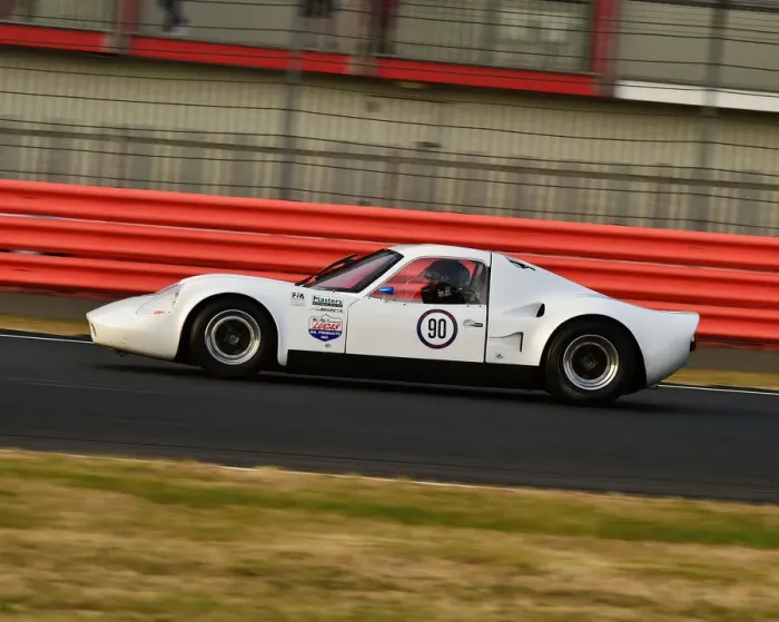 Framed Print : CM25 0748 Greg Thornton, Chevron B8
