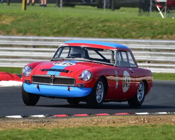 Framed Print : CM25 4287 Roger McKoen, MG B Framed Print : CM25 4287 Roger McKoen, MG B
