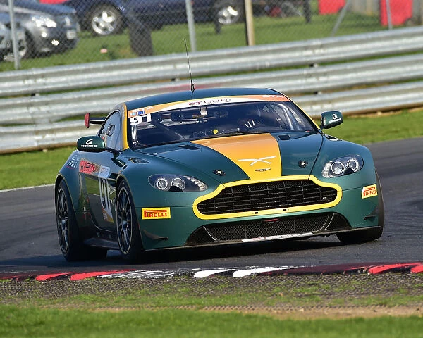 CM25 4977 Chris Kemp, Aston Martin GT4