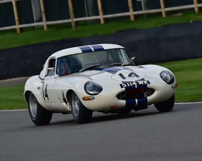 Rights Managed : CM25 6005 Emanuele Pirro, Gary Pearson, Jaguar E-Type lightweight Rights Managed : CM25 6005 Emanuele Pirro, Gary Pearson, Jaguar E-Type lightweight