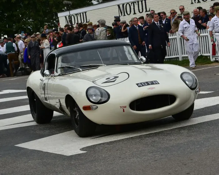 Rights Managed : CM25 7068 Martin Hunt, Andy Priaulx, Jaguar E-Type semi-lightweight Rights Managed : CM25 7068 Martin Hunt, Andy Priaulx, Jaguar E-Type semi-lightweight