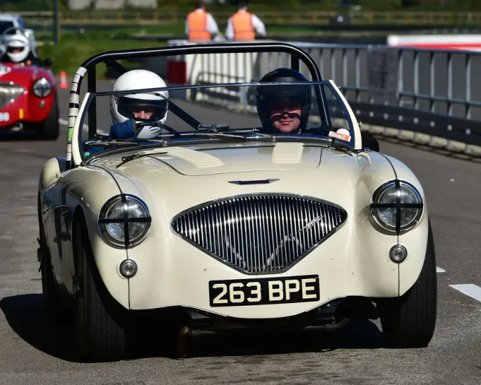 Framed Print : CM25 9524 Matthew Collings, Austin Healey 100M Framed Print : CM25 9524 Matthew Collings, Austin Healey 100M