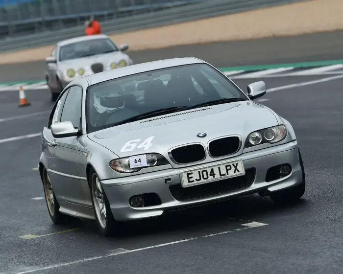 Framed Print : CM26 6321 Timothy Dutton, BMW 318 Framed Print : CM26 6321 Timothy Dutton, BMW 318