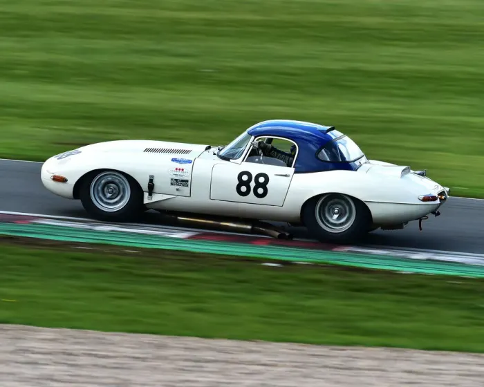 Framed Print : CM27 6399 Richard Kent, Gary Pearson, Jaguar E-Type Framed Print : CM27 6399 Richard Kent, Gary Pearson, Jaguar E-Type
