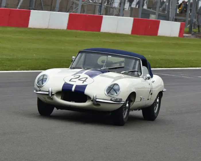 Framed Print : CM27 8351 Gregor Fisken, Patrick Blakeney-Edwards, Jaguar E-Type Framed Print : CM27 8351 Gregor Fisken, Patrick Blakeney-Edwards, Jaguar E-Type