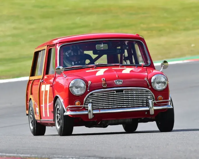 Framed Print : CM27 9670 Mark Burnett, Austin Mini Countryman Framed Print : CM27 9670 Mark Burnett, Austin Mini Countryman