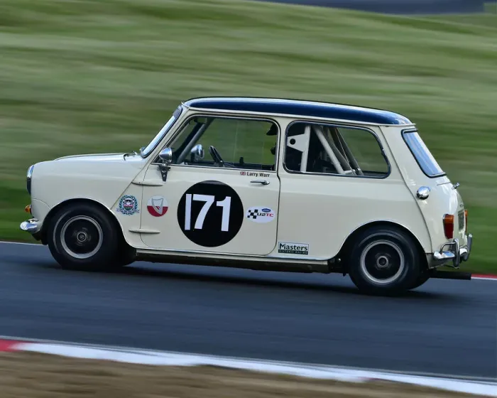 Framed Print : CM27 9786 Lawrence Warr, Morris Mini Cooper S Framed Print : CM27 9786 Lawrence Warr, Morris Mini Cooper S