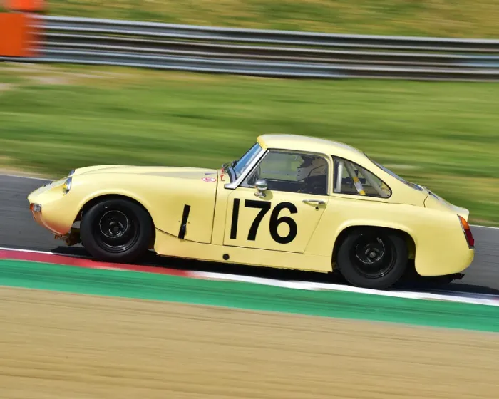 Framed Print : CM28 0561 Tom Grindall, MG Midget W&P GT Framed Print : CM28 0561 Tom Grindall, MG Midget W&P GT