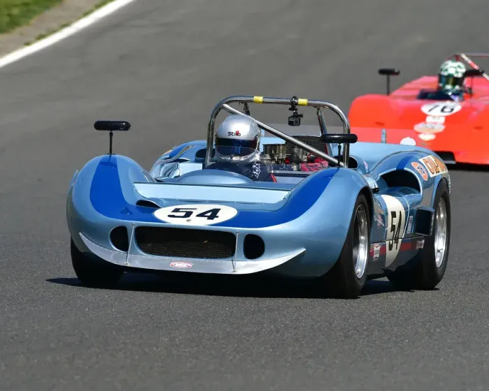 Framed Print : CM28 0699 Chris Drake, Mark Shaw, McLaren M1B Framed Print : CM28 0699 Chris Drake, Mark Shaw, McLaren M1B