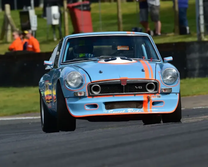 Framed Print : CM28 4422 Simon Cripps, MGB GT V8 Framed Print : CM28 4422 Simon Cripps, MGB GT V8