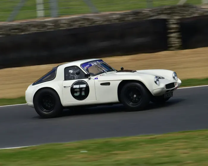 Framed Print : CM28 5436 Mike Gardiner, Dan Cox, TVR Griffith 200 Framed Print : CM28 5436 Mike Gardiner, Dan Cox, TVR Griffith 200