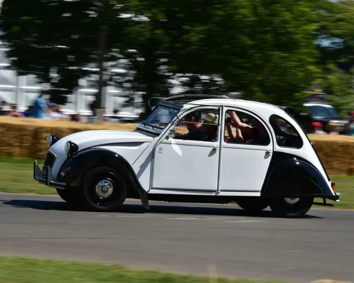 Rights Managed : CM28 6785 Citroen 2CV Rights Managed : CM28 6785 Citroen 2CV
