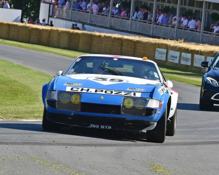 Rights Managed : CM28 7075 Ferrari 365 GTB: 4 Daytona