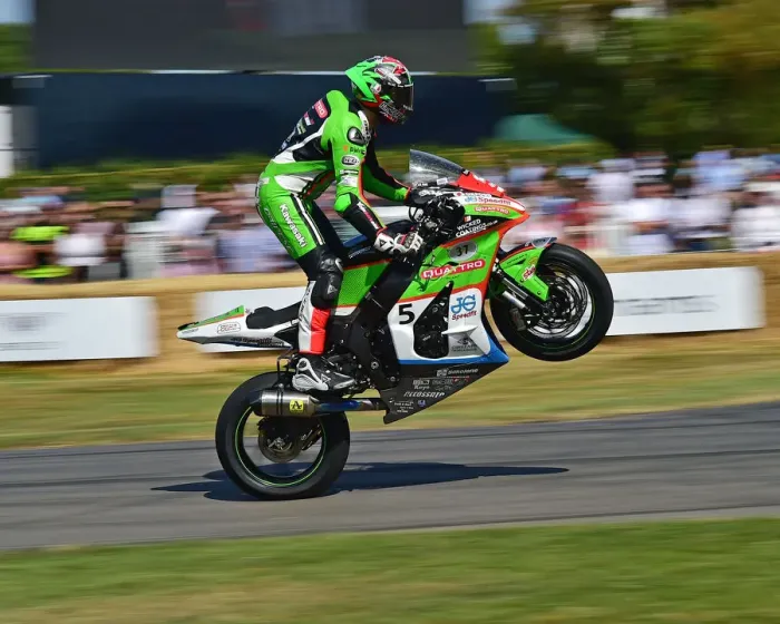 Rights Managed : CM28 7280 James Hillier, Kawasaki ZX10R Rights Managed : CM28 7280 James Hillier, Kawasaki ZX10R