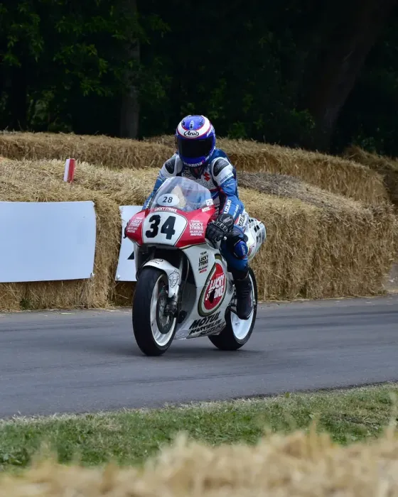Rights Managed : CM28 8090 Steve Parrish, Suzuki RGV500 Rights Managed : CM28 8090 Steve Parrish, Suzuki RGV500