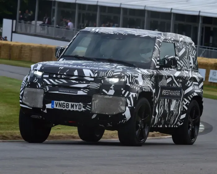 Rights Managed : CM28 9801 The new Land Rover Defender Rights Managed : CM28 9801 The new Land Rover Defender