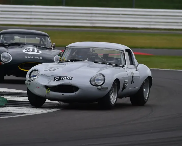 Framed Print : CM29 3221 Jon Minshaw, Jaguar E-type Framed Print : CM29 3221 Jon Minshaw, Jaguar E-type
