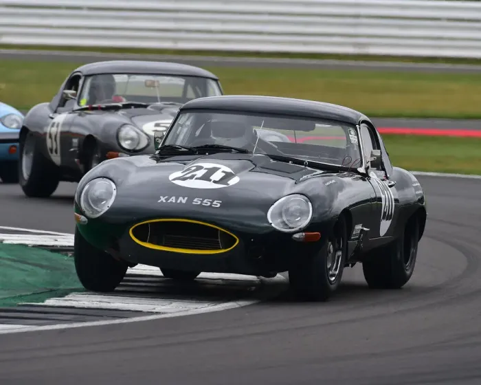 Framed Print : CM29 3222 James Dodd, Graeme Dodd, Jaguar E-Type Framed Print : CM29 3222 James Dodd, Graeme Dodd, Jaguar E-Type
