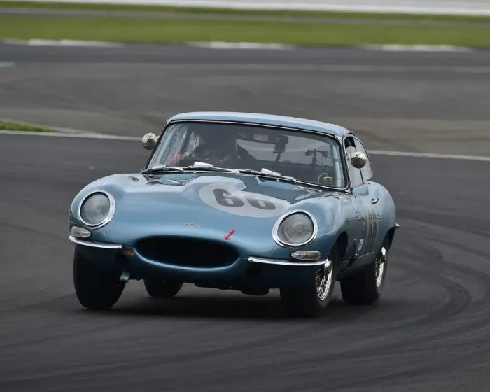 Framed Print : CM29 3350 Niall McFadden, Paddy Shovlin, Jaguar E-Type Framed Print : CM29 3350 Niall McFadden, Paddy Shovlin, Jaguar E-Type