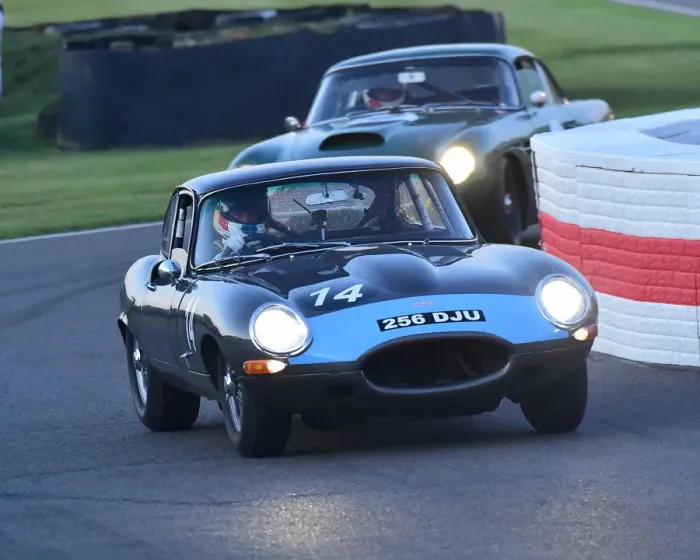 Rights Managed : CM29 4675 Richard Meins, Andrew Bentley, Jaguar E-Type FHC