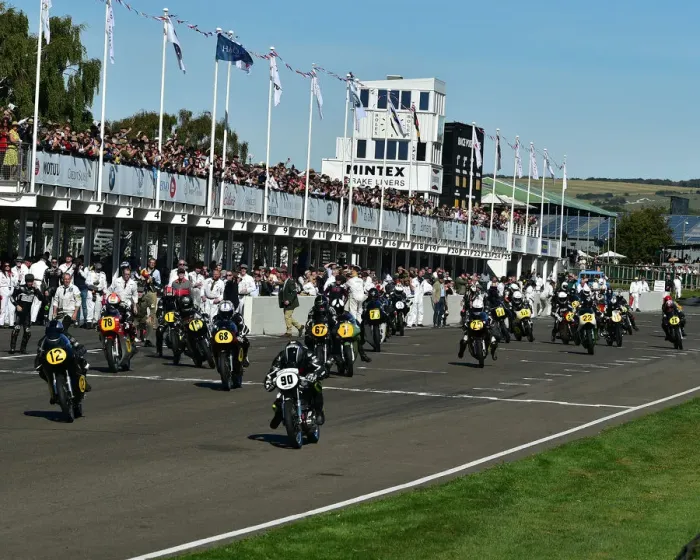 Rights Managed : CM29 5992 Mass start, Sam Clews, Peter Hickman, Norton Manx 30M Rights Managed : CM29 5992 Mass start, Sam Clews, Peter Hickman, Norton Manx 30M