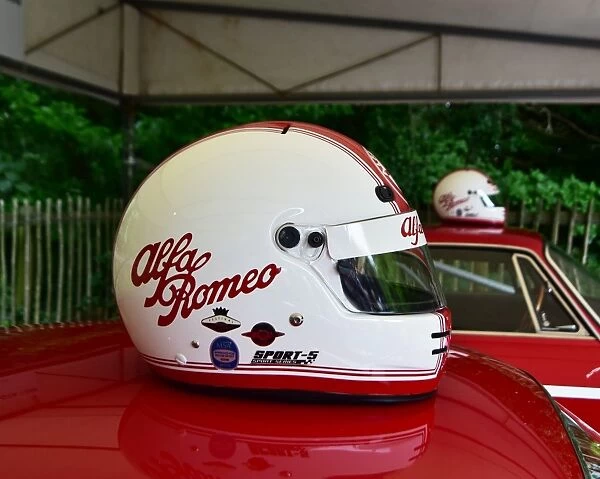 CM3 2591 Alfa Romeo, helmets