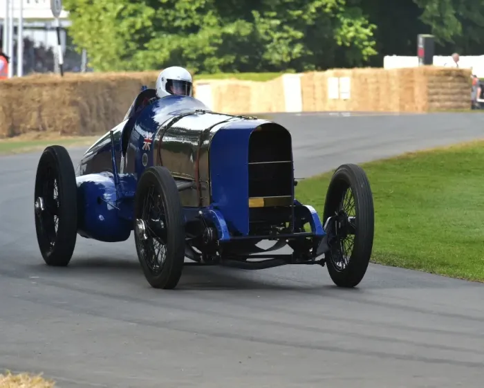 Rights Managed : CM3 3661 Doug Hill, Ian Stanfield, Sunbeam V12 350 hp