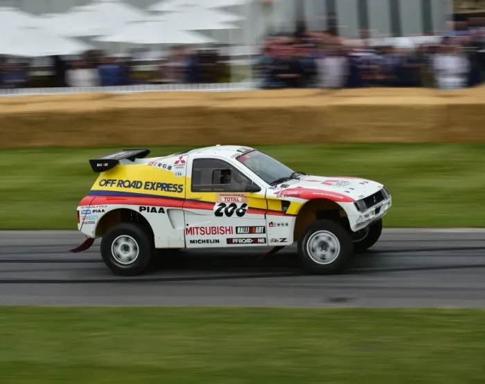 Rights Managed : CM3 4442 Bernard Maingret, Mitsubishi Pajero T3, prototype