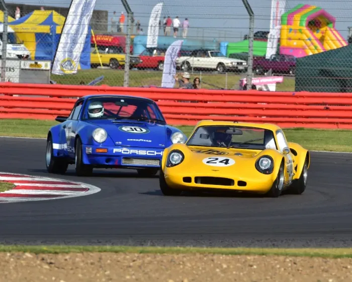 Framed Print : CM3 8699 Andrew Newall, Chevron B8, Bruce White, Porsche 911 RSR Framed Print : CM3 8699 Andrew Newall, Chevron B8, Bruce White, Porsche 911 RSR
