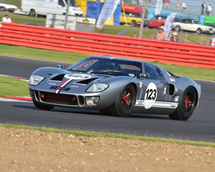 Framed Print : CM3 8720 James Cottingham, Ford GT40, 1 MUF Framed Print : CM3 8720 James Cottingham, Ford GT40, 1 MUF