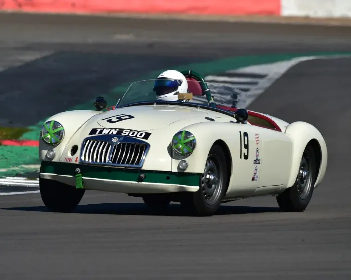 Framed Print : CM30 5541 Neil Burnside, MG MGA Framed Print : CM30 5541 Neil Burnside, MG MGA