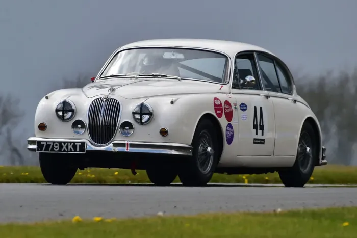 Framed Print : CM30 8476 Nick Whale, Harry Whale, Jaguar Mk II Framed Print : CM30 8476 Nick Whale, Harry Whale, Jaguar Mk II
