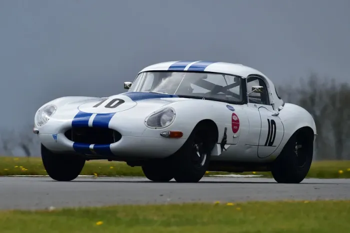 Framed Print : CM30 8486 Ben Adams, Peter Adams, Jaguar E-Type Framed Print : CM30 8486 Ben Adams, Peter Adams, Jaguar E-Type