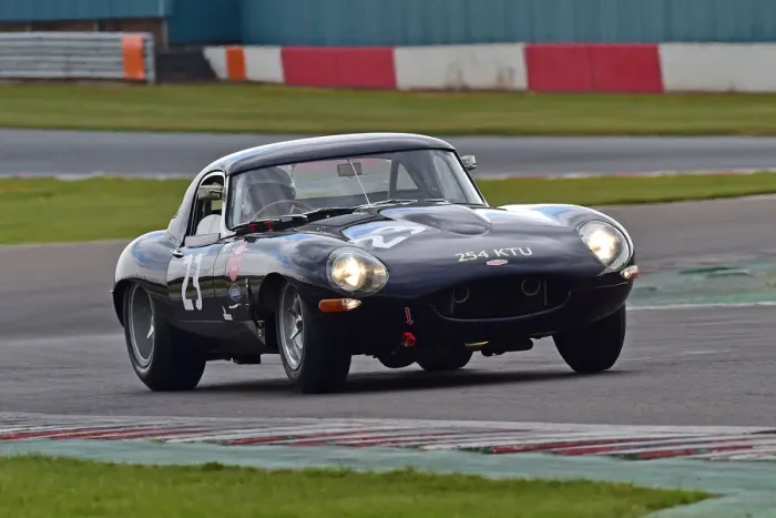 Framed Print : CM30 8530 Gary Pearson, Jaguar E-Type