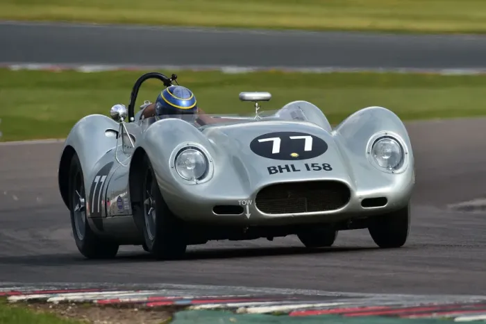 Framed Print : CM30 9056 Tarek Mahmoud, Nigel Greensall, Lister Knobbly Framed Print : CM30 9056 Tarek Mahmoud, Nigel Greensall, Lister Knobbly