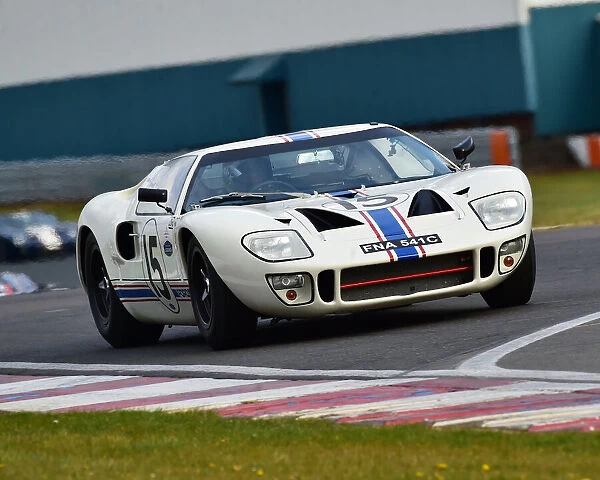 CM30 9312 Andy Newall, James Hanson, Ford GT40
