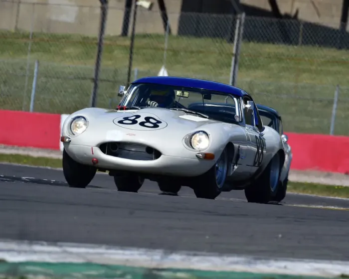 Framed Print : CM31 0150 Richard Kent, Chris Ward, Jaguar E-Type Framed Print : CM31 0150 Richard Kent, Chris Ward, Jaguar E-Type
