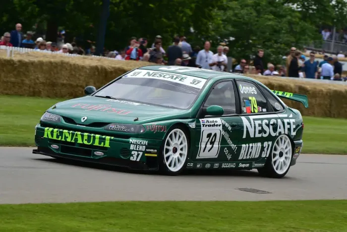 Rights Managed : CM31 3402 Mark Jones, Renault Laguna Rights Managed : CM31 3402 Mark Jones, Renault Laguna