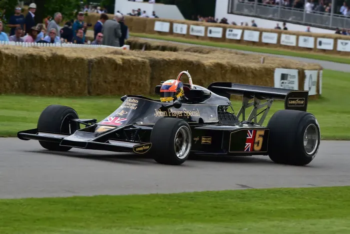Rights Managed : CM31 3416 Karun Chandhok, Lotus 77 Rights Managed : CM31 3416 Karun Chandhok, Lotus 77