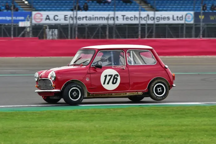 Framed Print : CM31 7124 Roy Alderslade, Austin Mini Cooper S Framed Print : CM31 7124 Roy Alderslade, Austin Mini Cooper S
