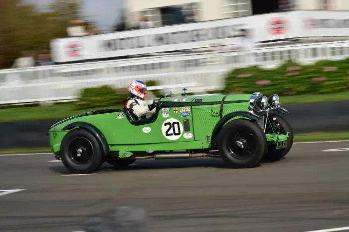 Rights Managed : CM31 8841 Michael Birch, Gareth Burnett, Talbot AV105 Brooklands