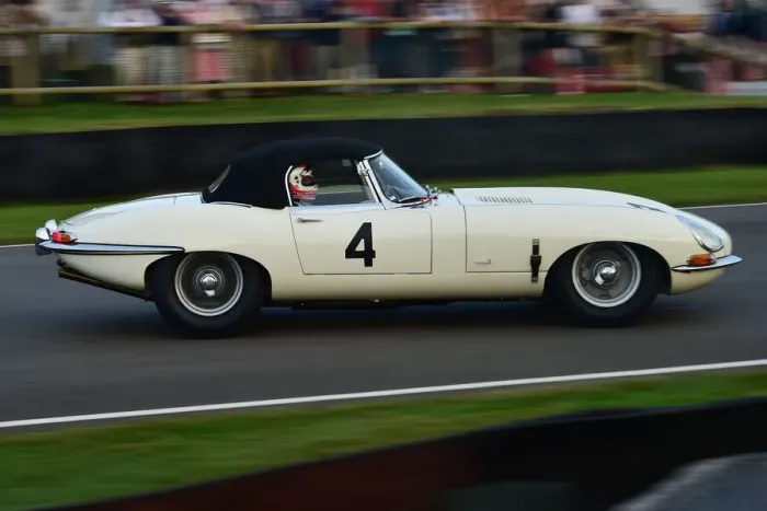Rights Managed : CM31 9404 Alex Brundle, Martin Brundle, Jaguar E-Type Rights Managed : CM31 9404 Alex Brundle, Martin Brundle, Jaguar E-Type